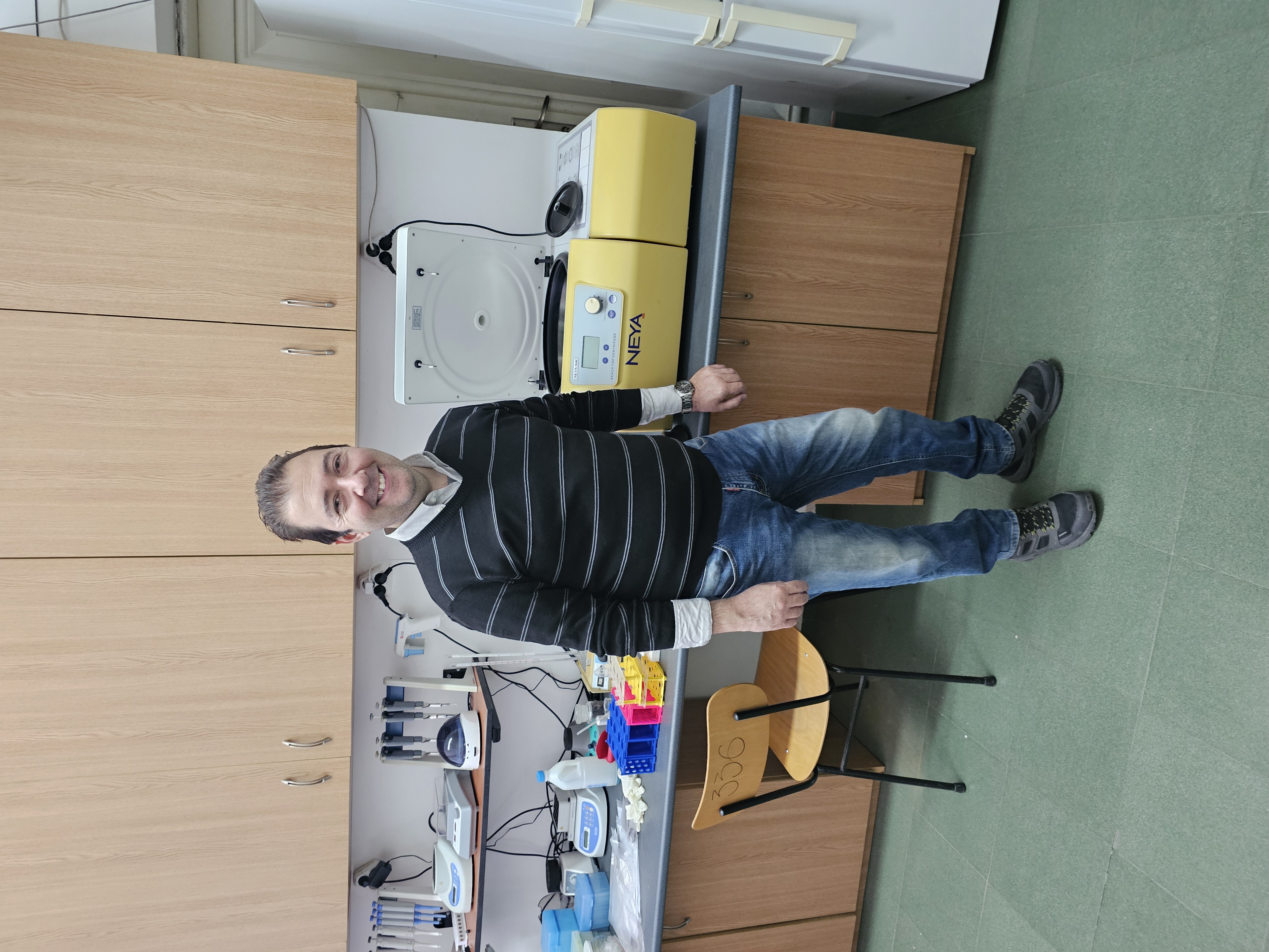 Dr. Dimitrios Kaloudas, reseacher in the laboratory
